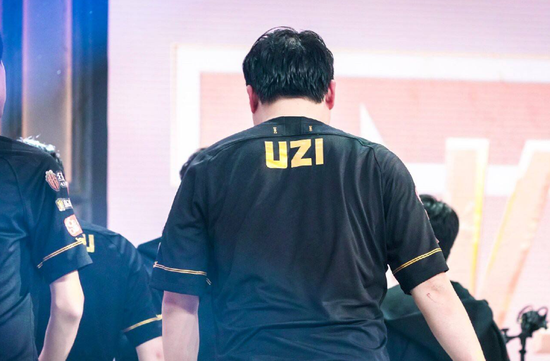 决胜巅峰国服今日公测 用户数量突破15亿